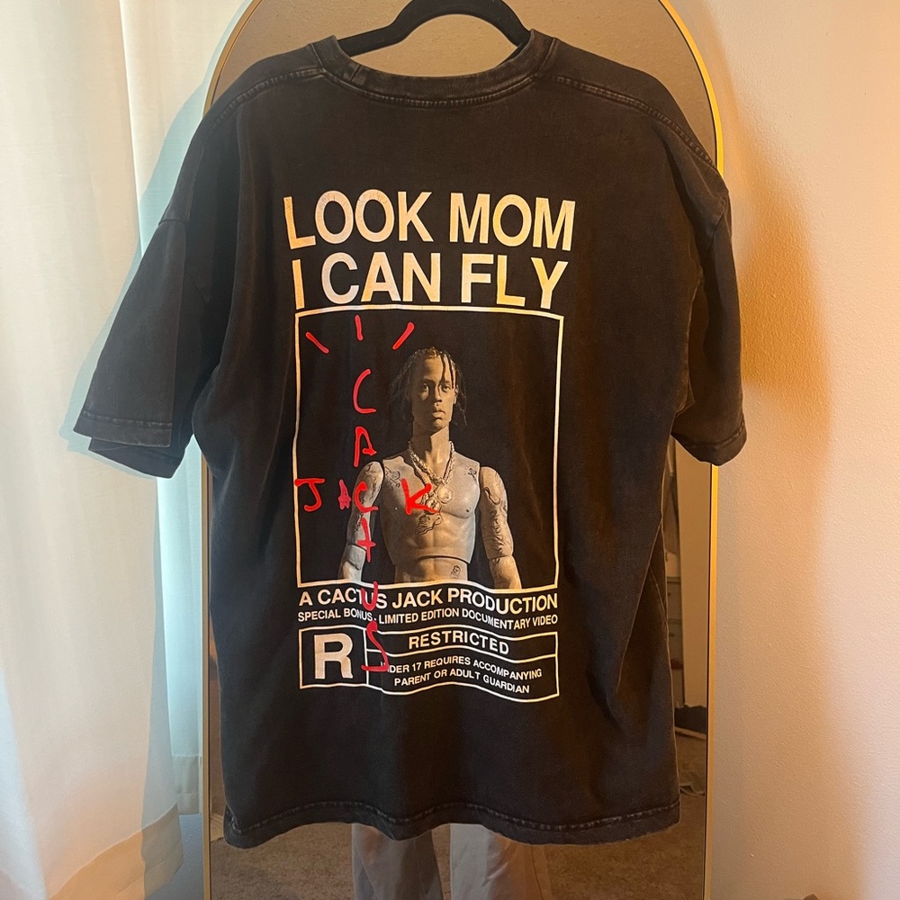 SOLD Cactus Jack ‘Look Mom I Can Fly’ Tee